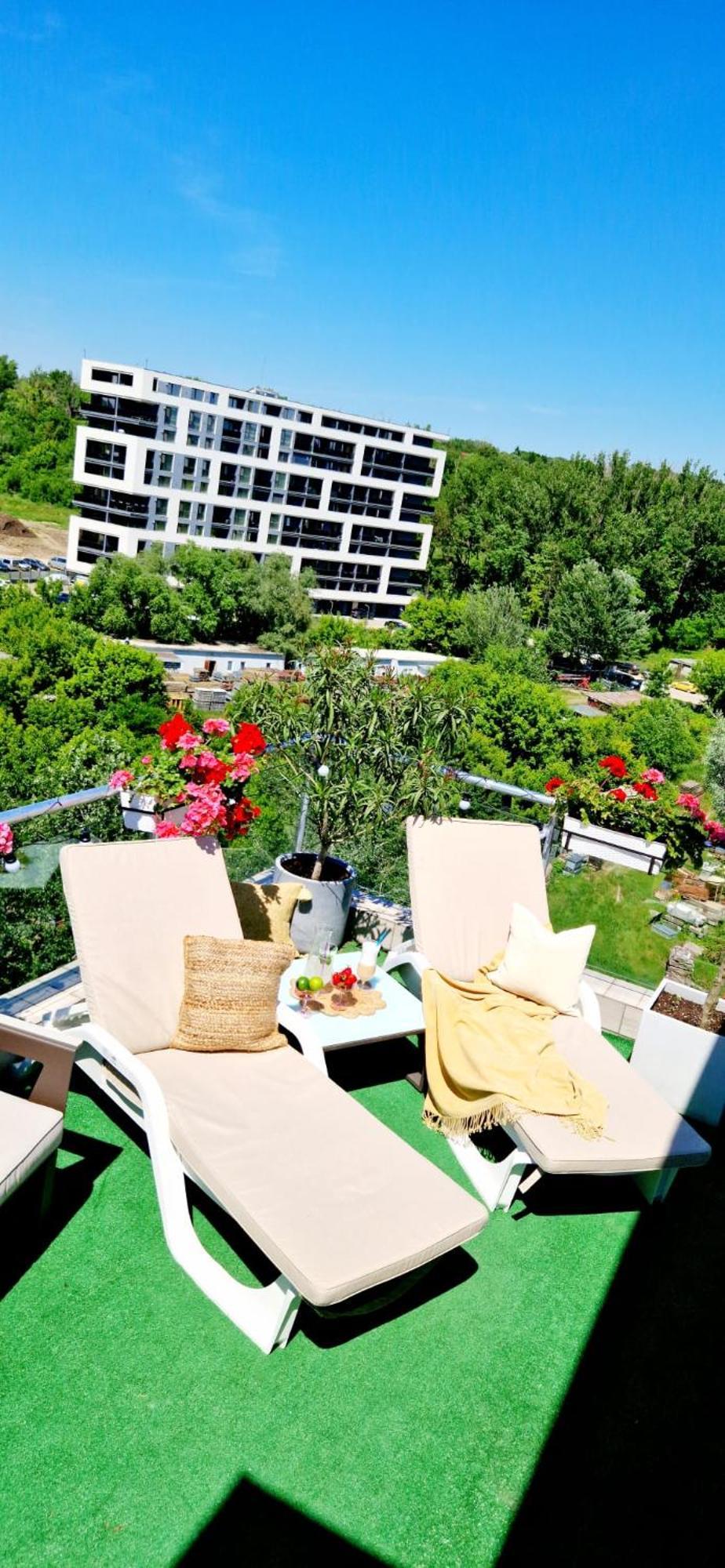 Penthouse View Aeroport Iasi Lägenhet Exteriör bild
